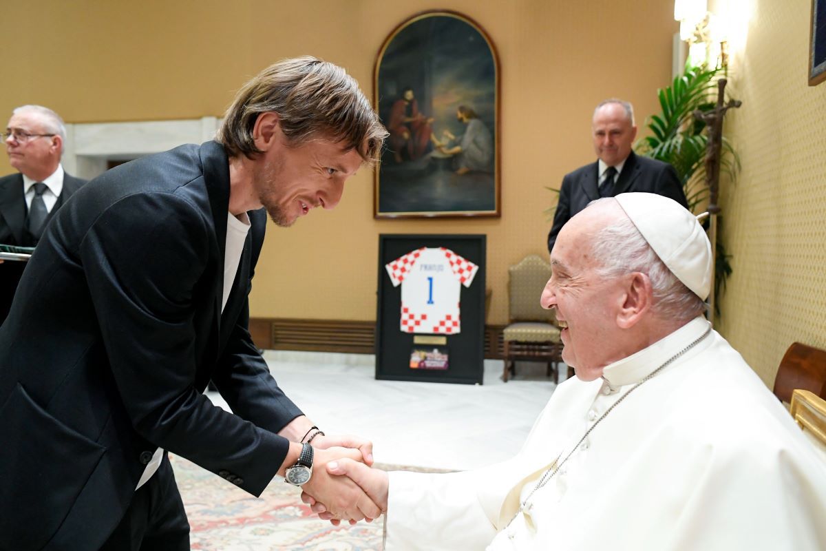 Naționala lui Modric a fost în vizită la Vatican. Ce mesaj le-a transmis Papa Francisc înaintea startului Euro