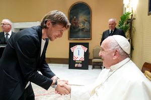 Naționala lui Luka Modric a fost în vizită la Vatican. Ce mesaj le-a transmis Papa Francisc înaintea startului competiției