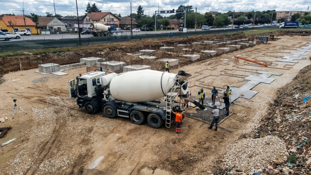 Au început lucrările la stadionul „Eroii Timișoarei”