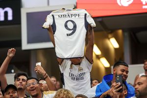 Începe nebunia la Madrid! Se pun în vânzare tricourile cu Mbappe » Cât costă unul și ce record poate doborî starul francez
