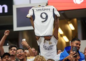 Începe nebunia la Madrid! Se pun în vânzare tricourile cu Mbappe » Cât costă unul și ce record poate doborî starul francez