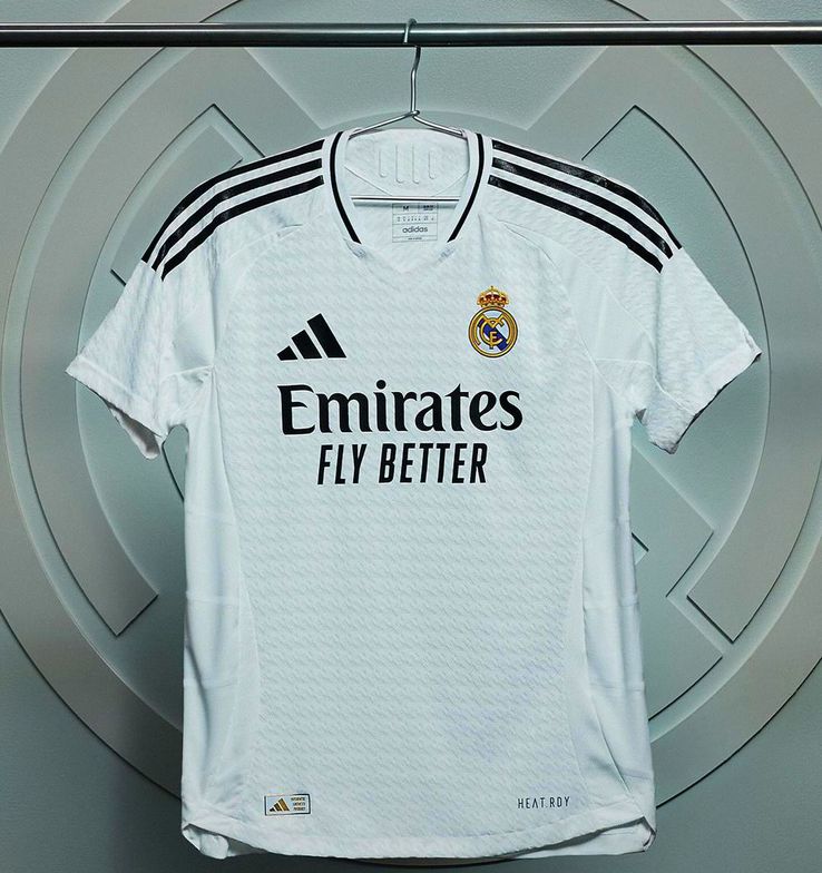 Noul echipament de „acasă” al lui Real Madrid // foto: instagram @ adidasfootball