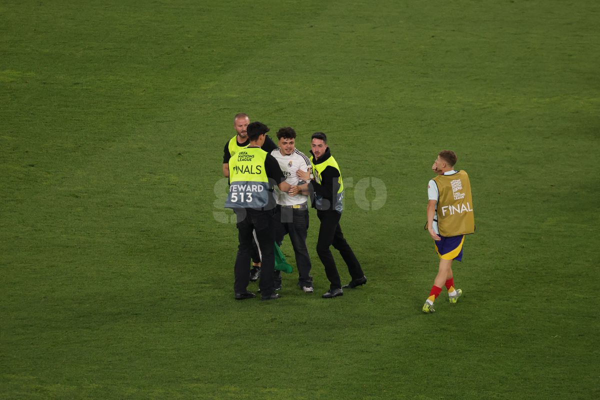 Imaginile pe care UEFA le-ar fi vrut interzise în Spania - Franța » Fotoreporterul GSP a surprins cele mai tari cadre