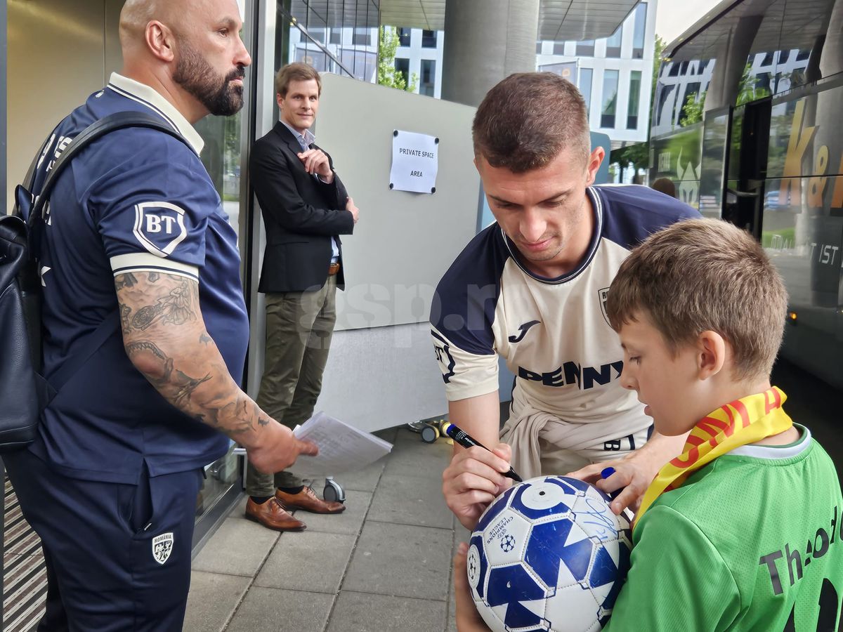 Exces de zel și tensiuni la sosirea echipei naționale a României la Viena » De ce era să escaladeze situația