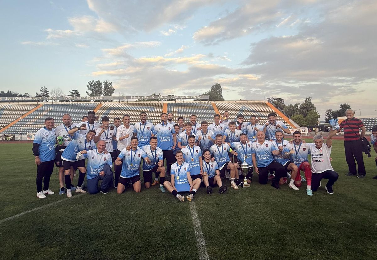 Au sărbătorit în stradă promovarea echipei în Liga 2! Imagini superbe în ziua „barajelor”