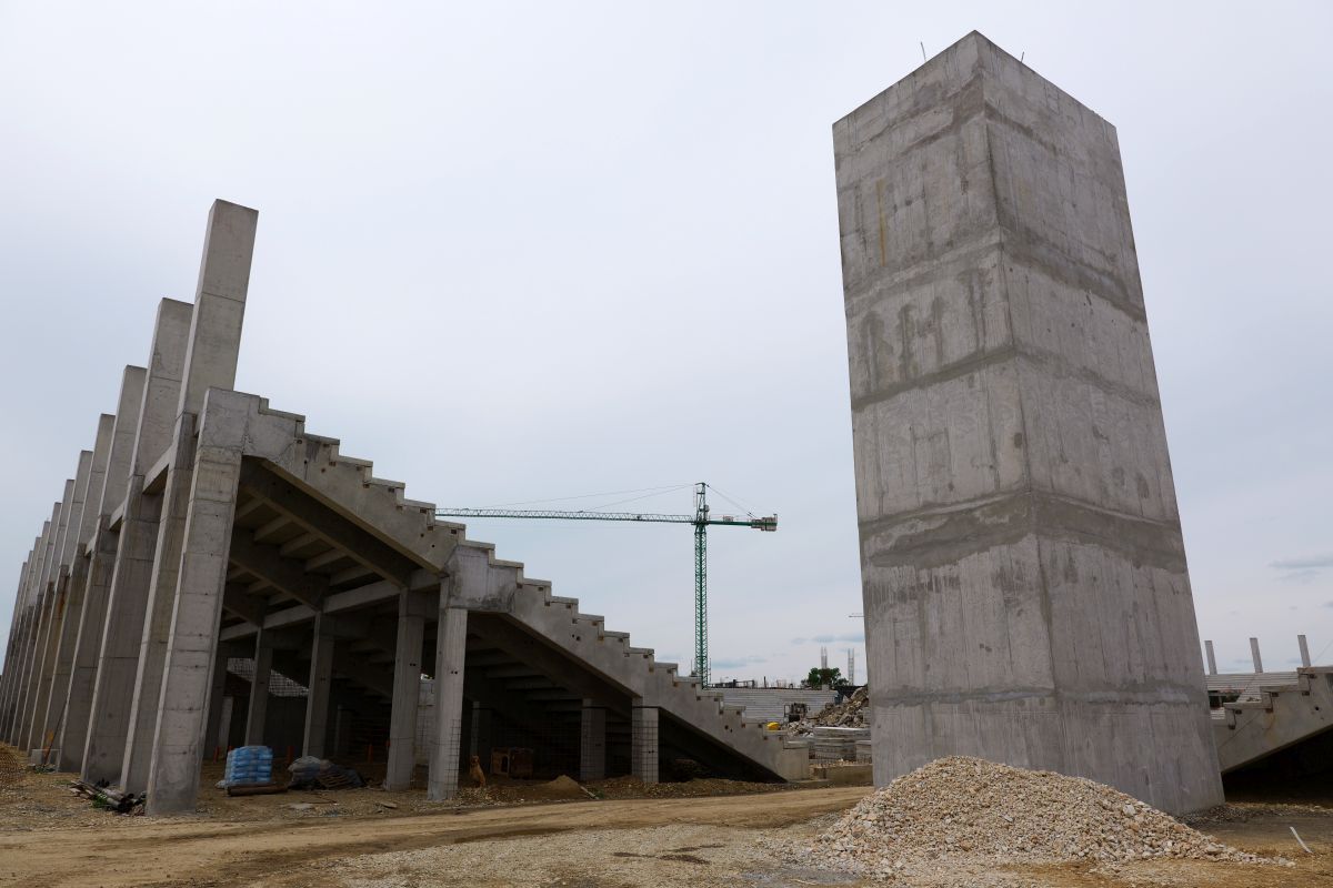 Austeritate? Nu și aici! Gazeta a intrat pe șantierul stadionului din România unde lucrările avansează într-un ritm-fulger: „Am trecut de jumătate”