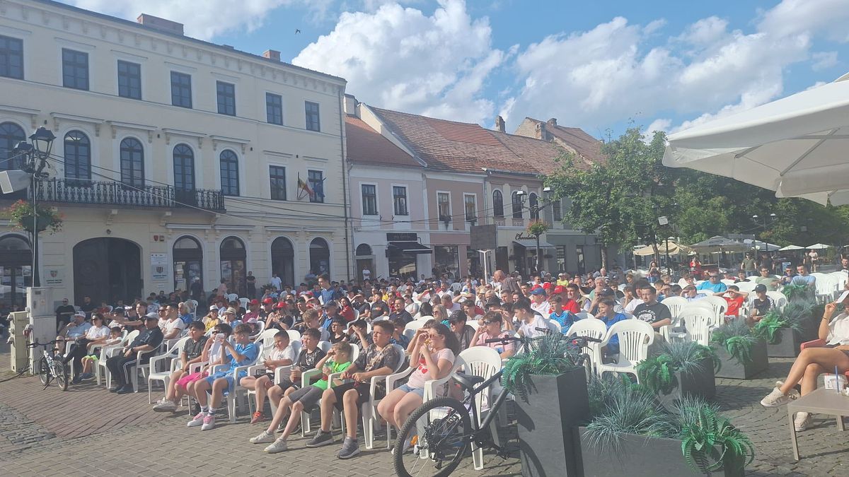 Au sărbătorit în stradă promovarea echipei în Liga 2! Imagini superbe în ziua „barajelor”