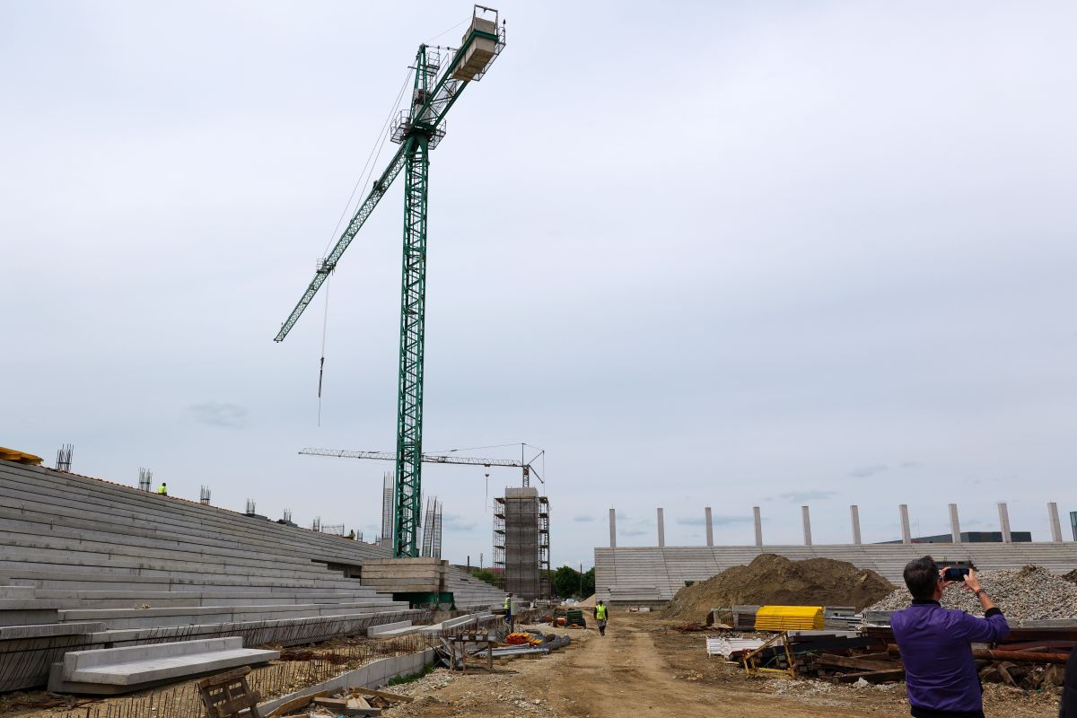 Austeritate? Nu și aici! Gazeta a intrat pe șantierul stadionului din România unde lucrările avansează într-un ritm-fulger: „Am trecut de jumătate”