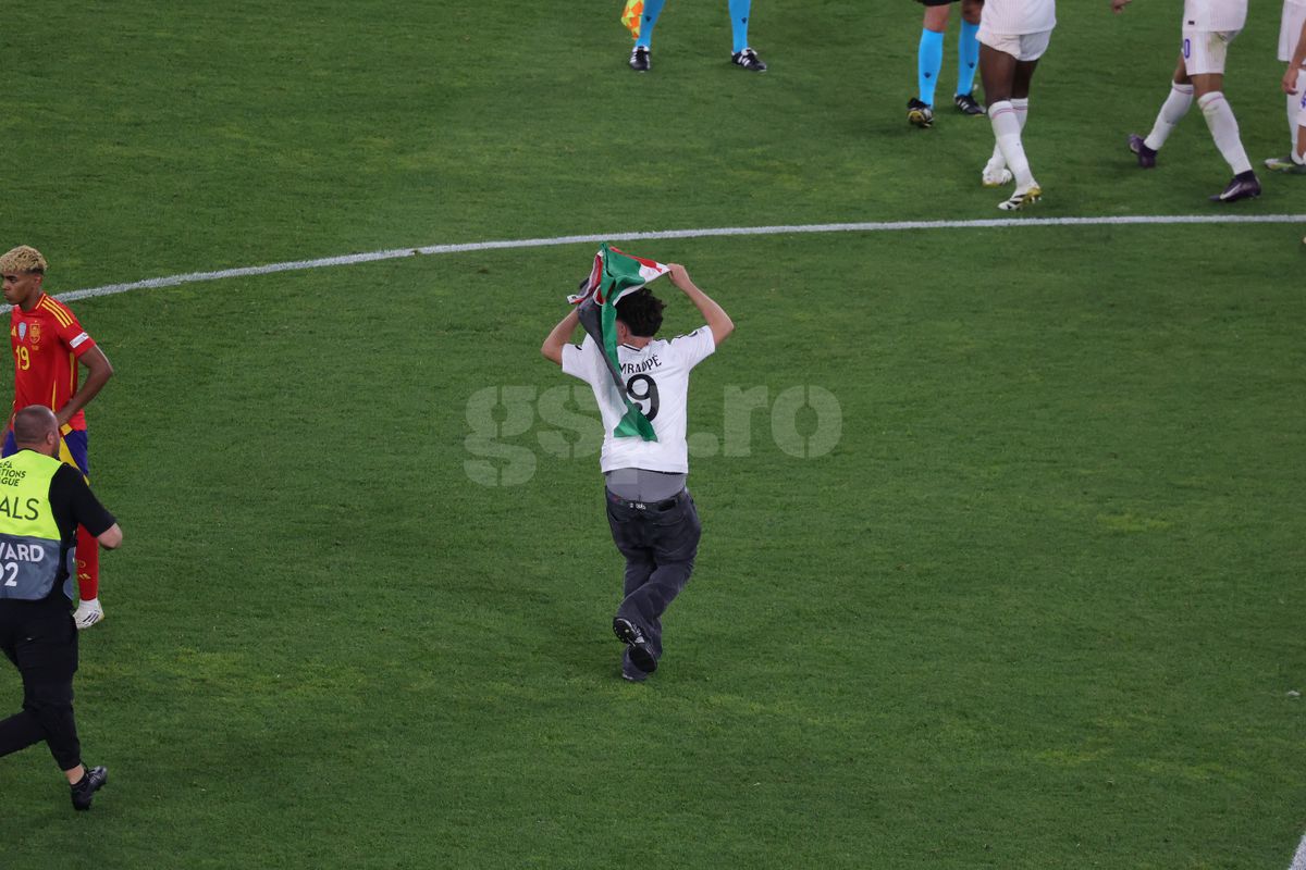 Imaginile pe care UEFA le-ar fi vrut interzise în Spania - Franța » Fotoreporterul GSP a surprins cele mai tari cadre