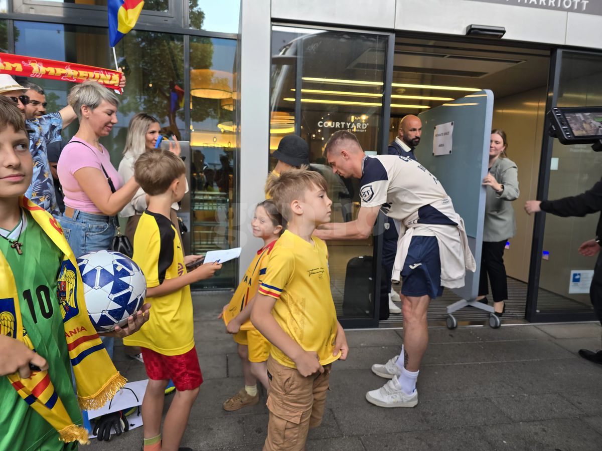 Exces de zel și tensiuni la sosirea echipei naționale a României la Viena » De ce era să escaladeze situația