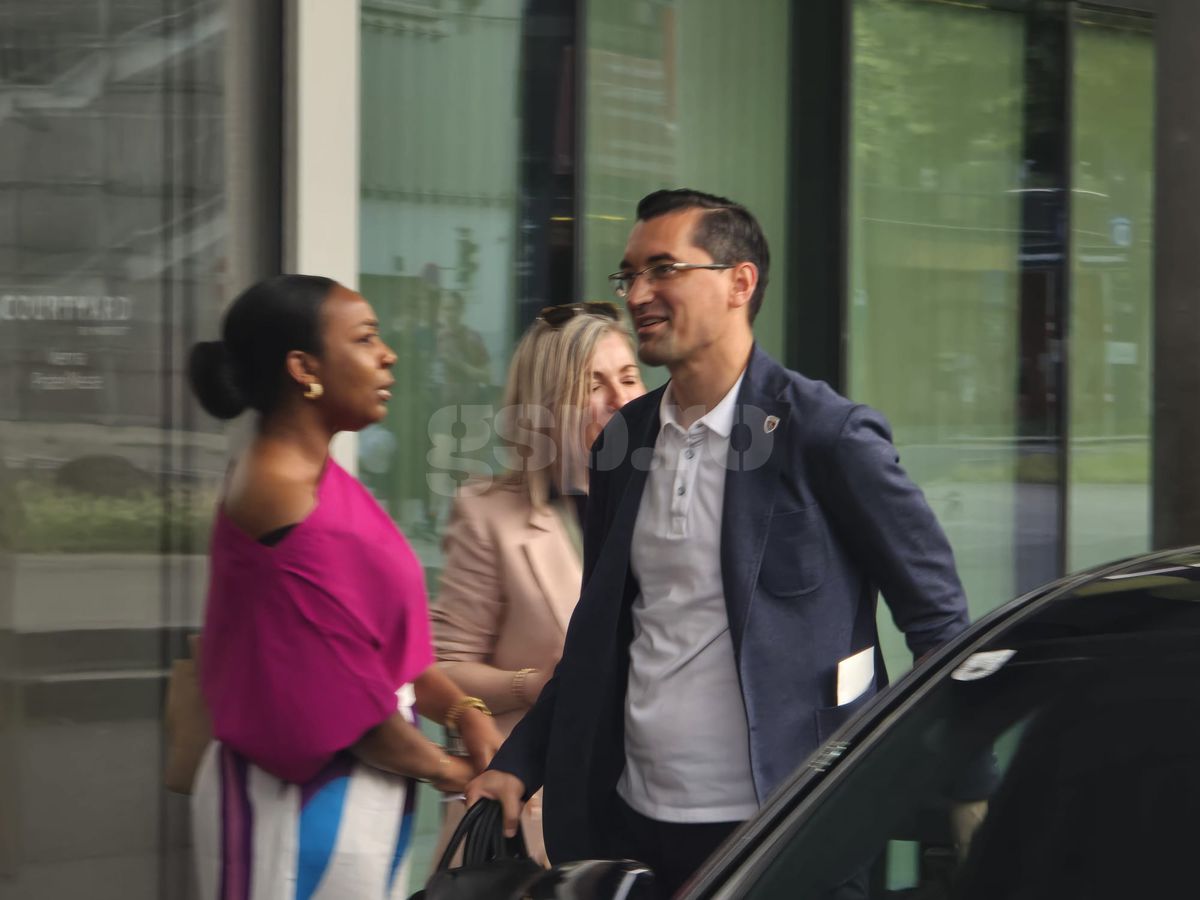 Exces de zel și tensiuni la sosirea echipei naționale a României la Viena » De ce era să escaladeze situația