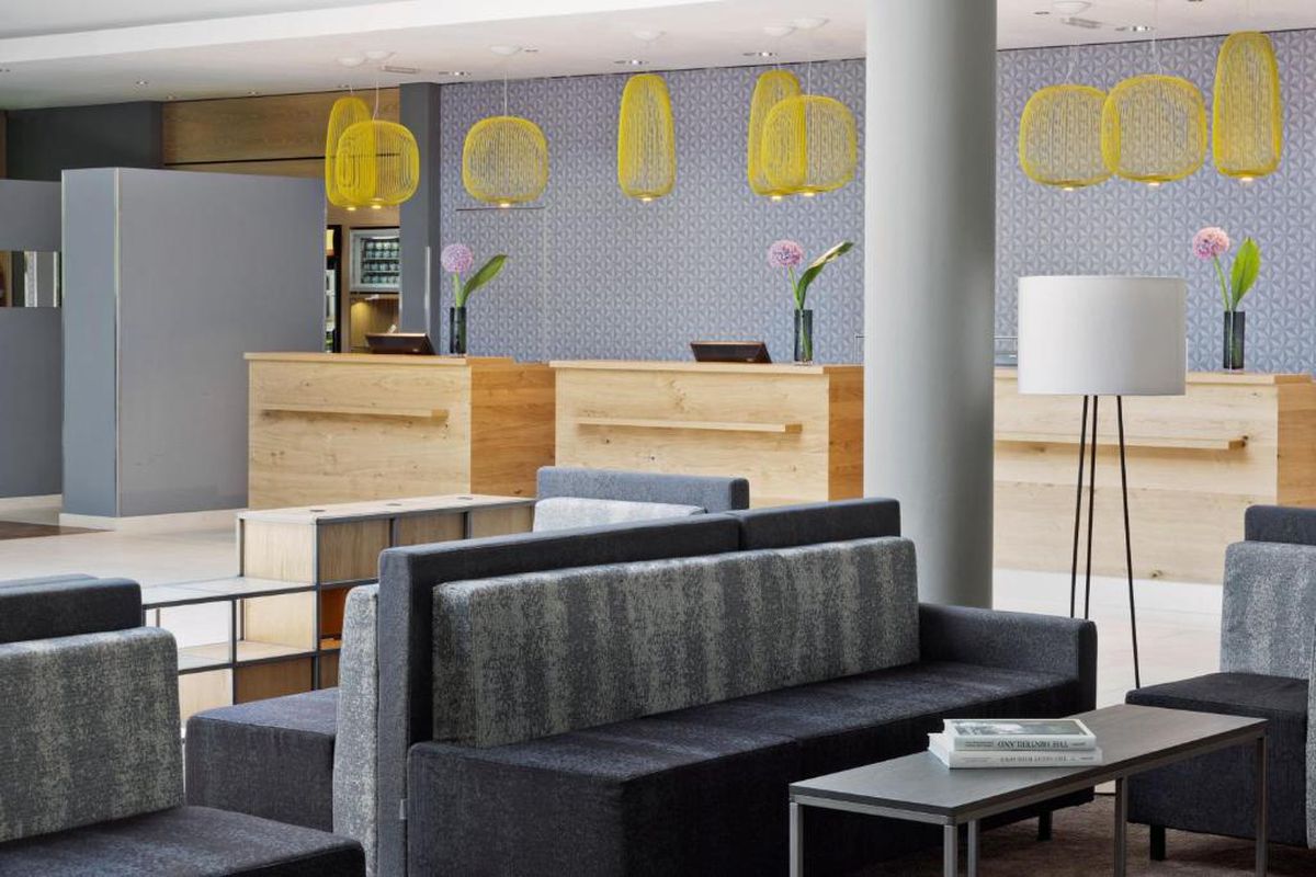 Courtyard by Marriott, hotelul unde vor fi cazați „tricolorii”, înainte de Austria - România