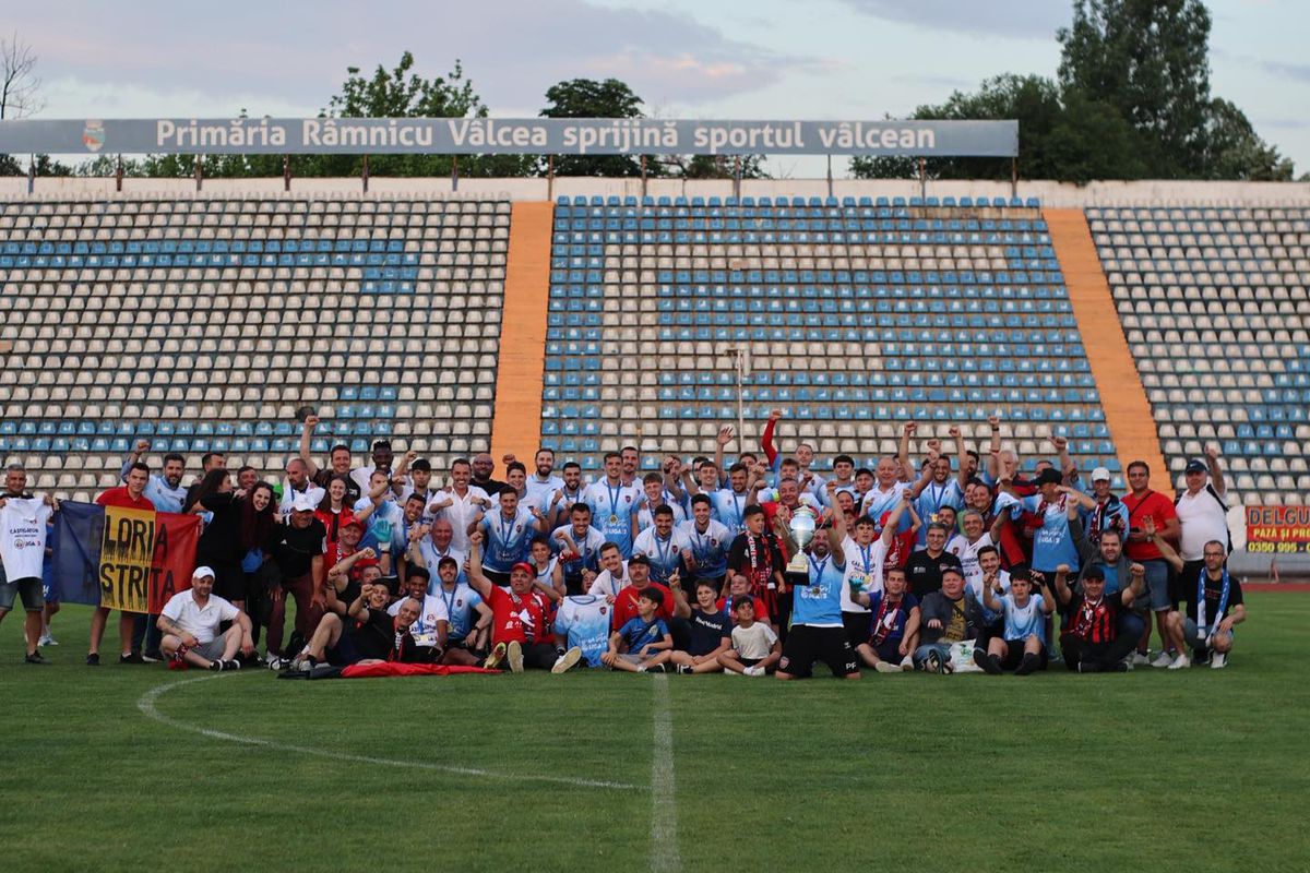 Au sărbătorit în stradă promovarea echipei în Liga 2! Imagini superbe în ziua „barajelor”