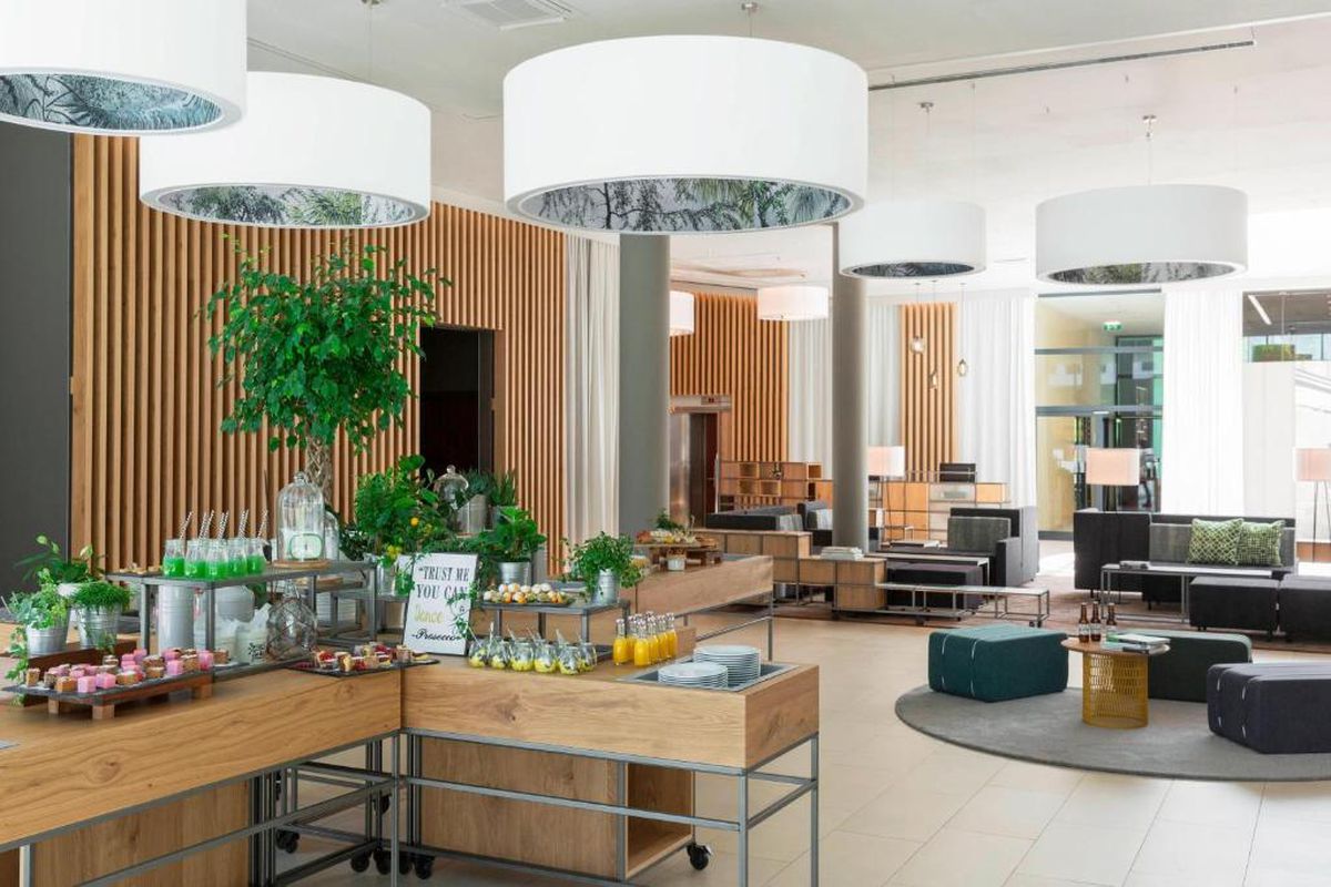 Courtyard by Marriott, hotelul unde vor fi cazați „tricolorii”, înainte de Austria - România