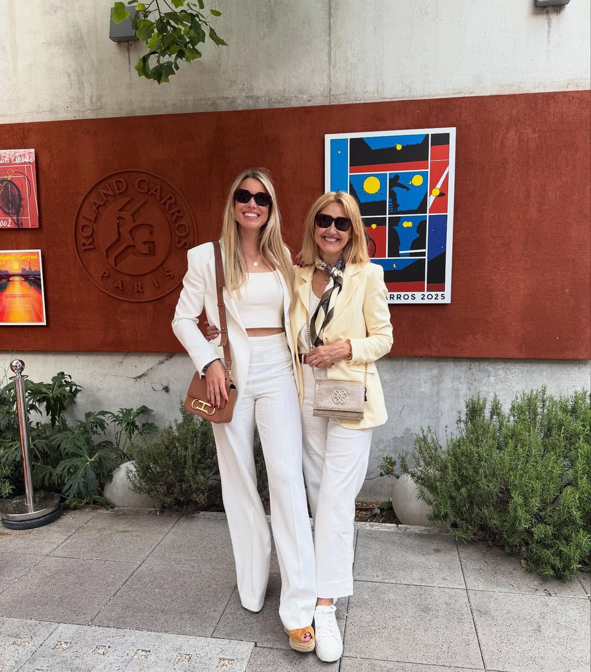 Maribel Nadal s-a fotografiat cu Novak Djokovic și Roger Federer la Roland Garros