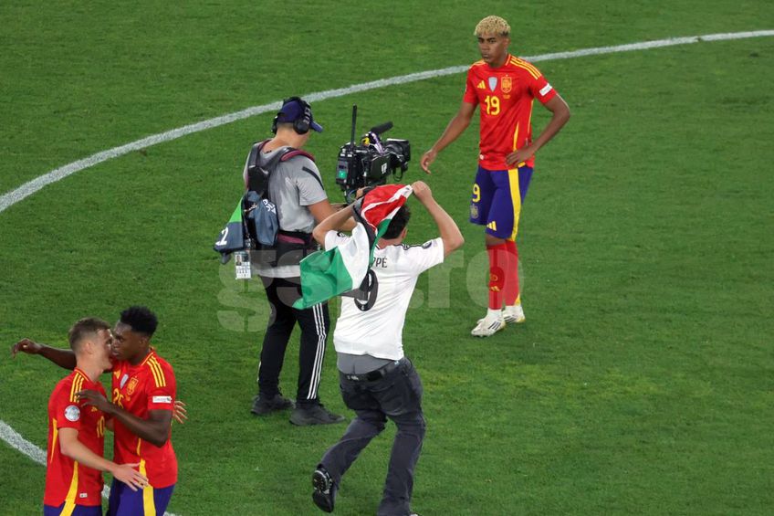 CORESPONDENȚĂ DIN GERMANIA Imaginile pe care UEFA le-ar fi vrut interzise în Spania - Franța » Fotoreporterul GSP a surprins cele mai tari cadre