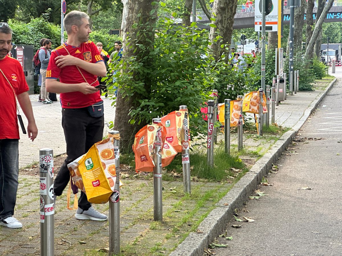 Invenție nemțească la Spania - Franța » Ce au făcut locuitorii din Stuttgart ca să plece cu sute de euro acasă