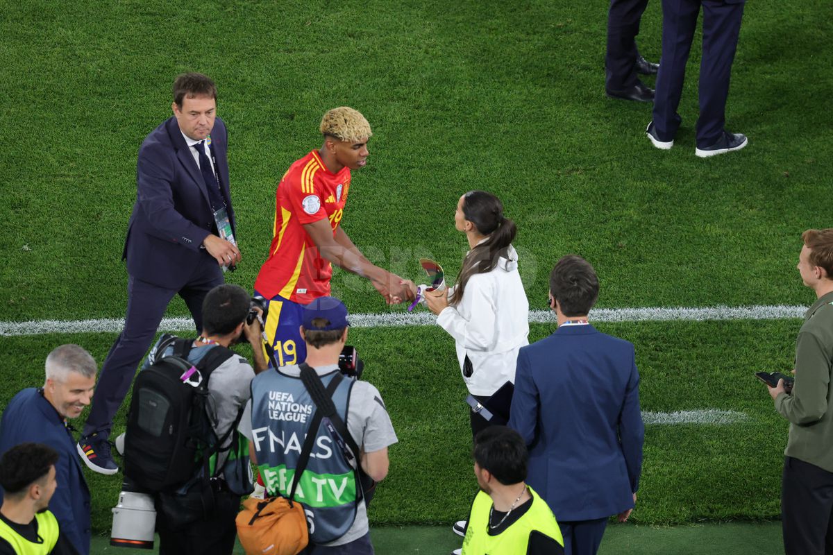 Imaginile pe care UEFA le-ar fi vrut interzise în Spania - Franța » Fotoreporterul GSP a surprins cele mai tari cadre