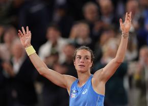 Gloriile Franței cred în Lois Boisson, debutanta calificată în semifinale la Roland Garros: „Are tot ce-i trebuie pentru a câștiga turneul”