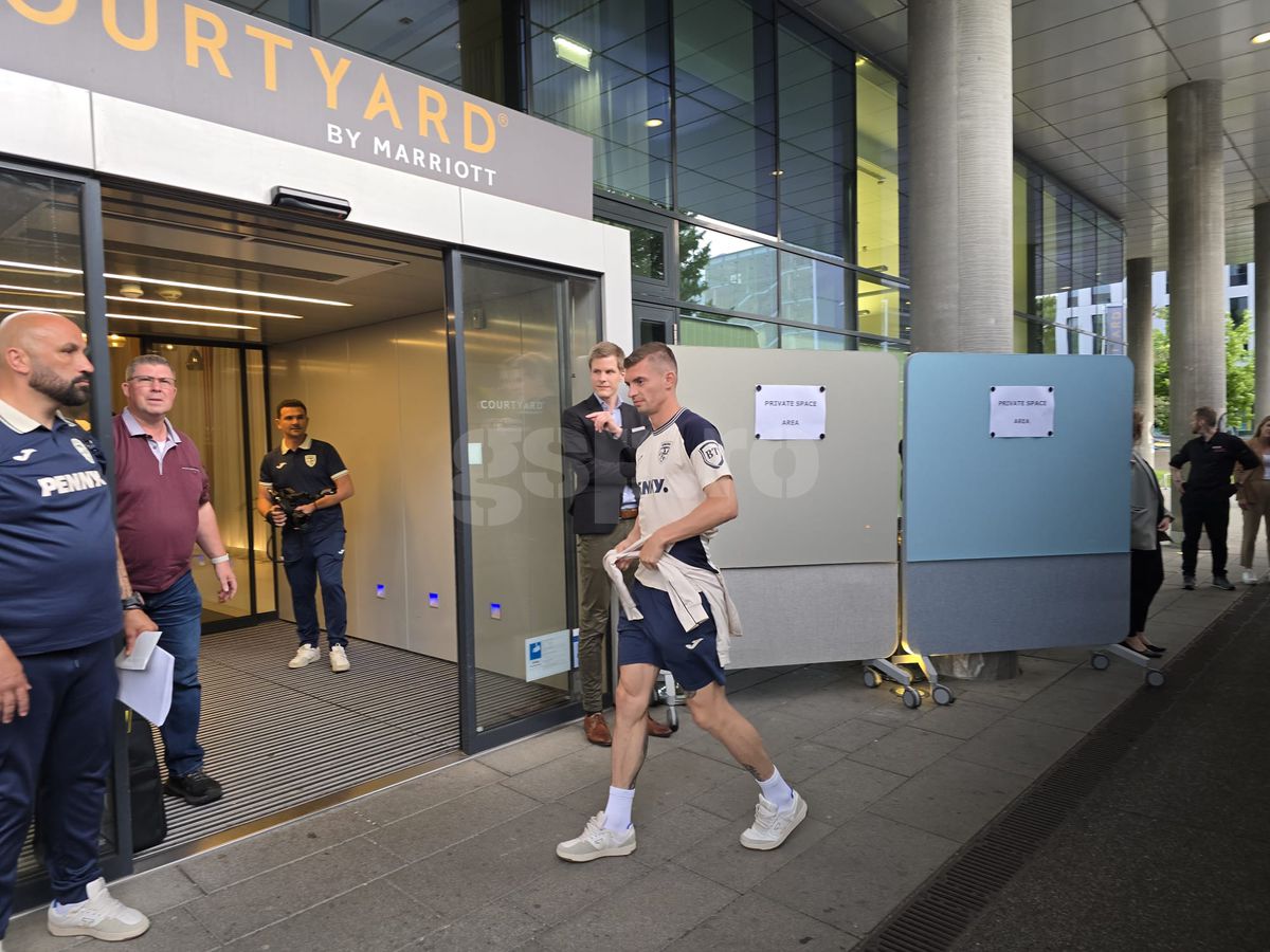 Exces de zel și tensiuni la sosirea echipei naționale a României la Viena » De ce era să escaladeze situația