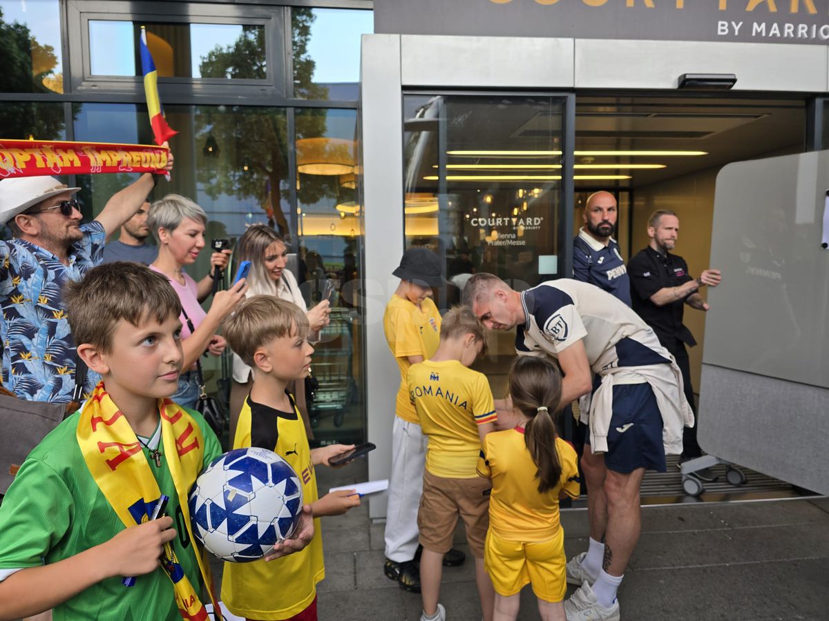 Exces de zel și tensiuni la sosirea echipei naționale a României la Viena » De ce era să escaladeze situația