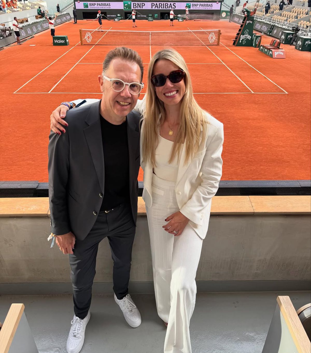 Maribel, sora mai mică a lui Rafa Nadal, fotografiată la Paris alături de Novak Djokovic