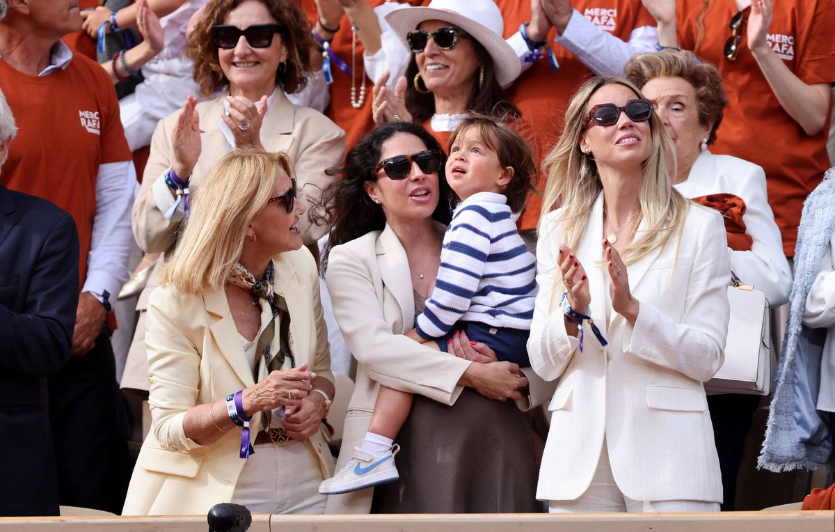 Maribel, sora mai mică a lui Rafa Nadal, fotografiată la Paris alături de Novak Djokovic