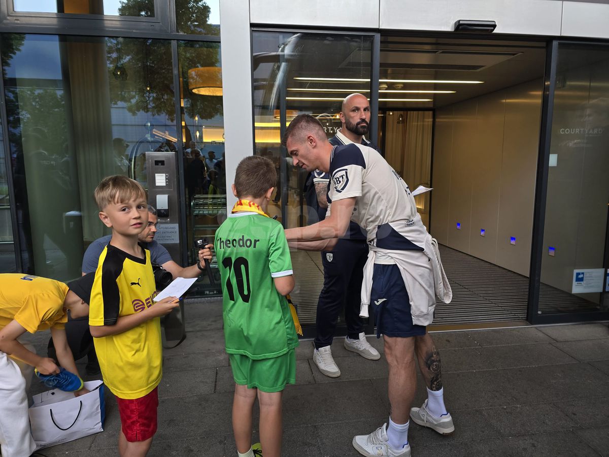 Exces de zel și tensiuni la sosirea echipei naționale a României la Viena » De ce era să escaladeze situația