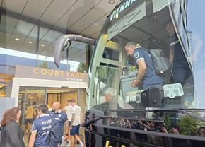 Exces de zel și tensiuni la sosirea echipei naționale a României la Viena » De ce era să escaladeze situația