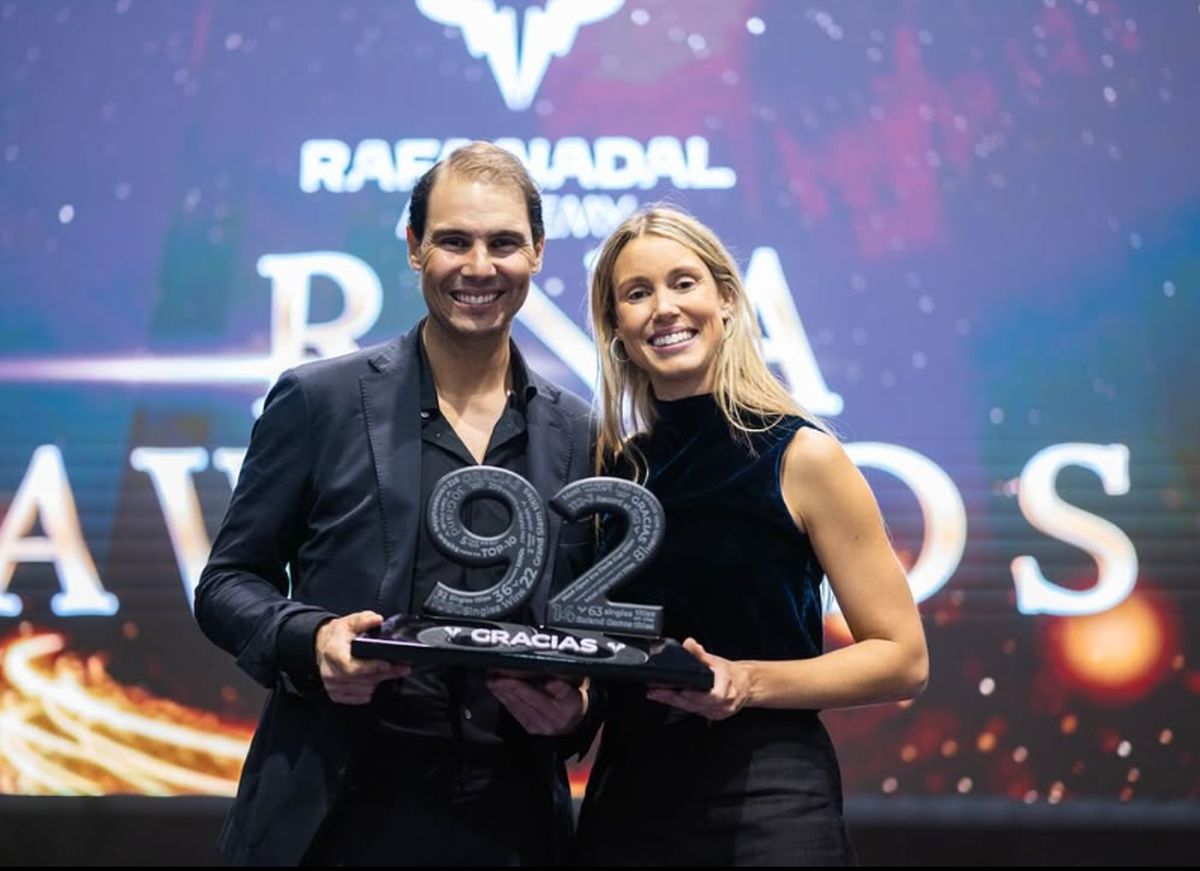 Maribel Nadal s-a fotografiat cu Novak Djokovic și Roger Federer la Roland Garros