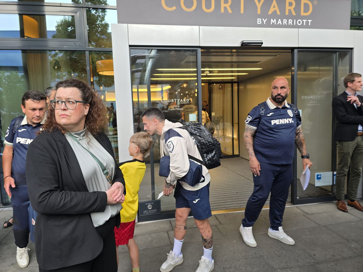 Exces de zel și tensiuni la sosirea echipei naționale a României la Viena » De ce era să escaladeze situația