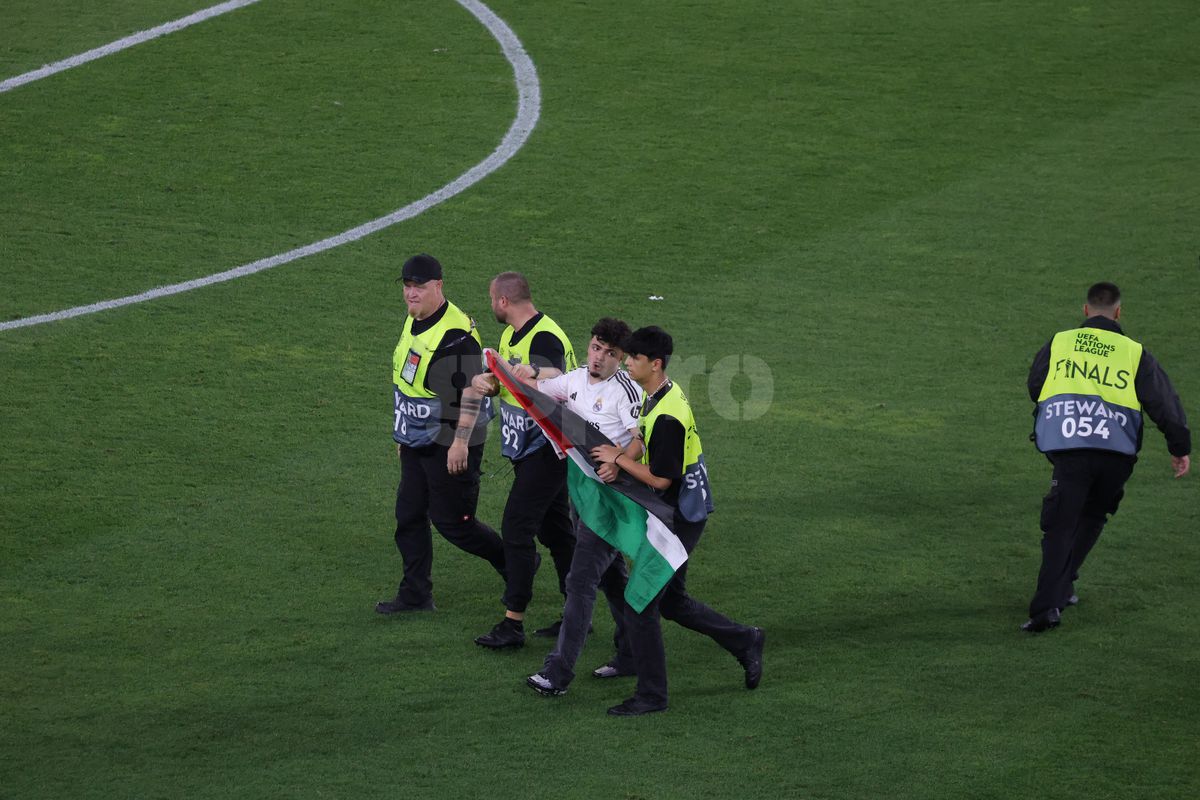 Imaginile pe care UEFA le-ar fi vrut interzise în Spania - Franța » Fotoreporterul GSP a surprins cele mai tari cadre