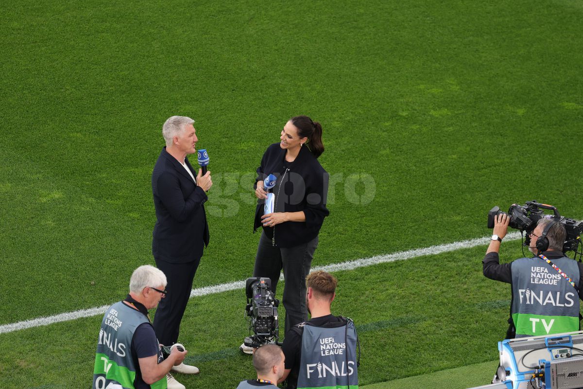 Bastian Schweinsteiger s-a afișat cu noua iubită la Spania - Franța » Cu cine a înlocuit-o pe Ana Ivanovic