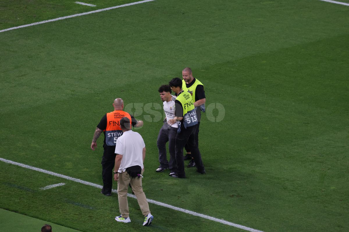 Imaginile pe care UEFA le-ar fi vrut interzise în Spania - Franța » Fotoreporterul GSP a surprins cele mai tari cadre