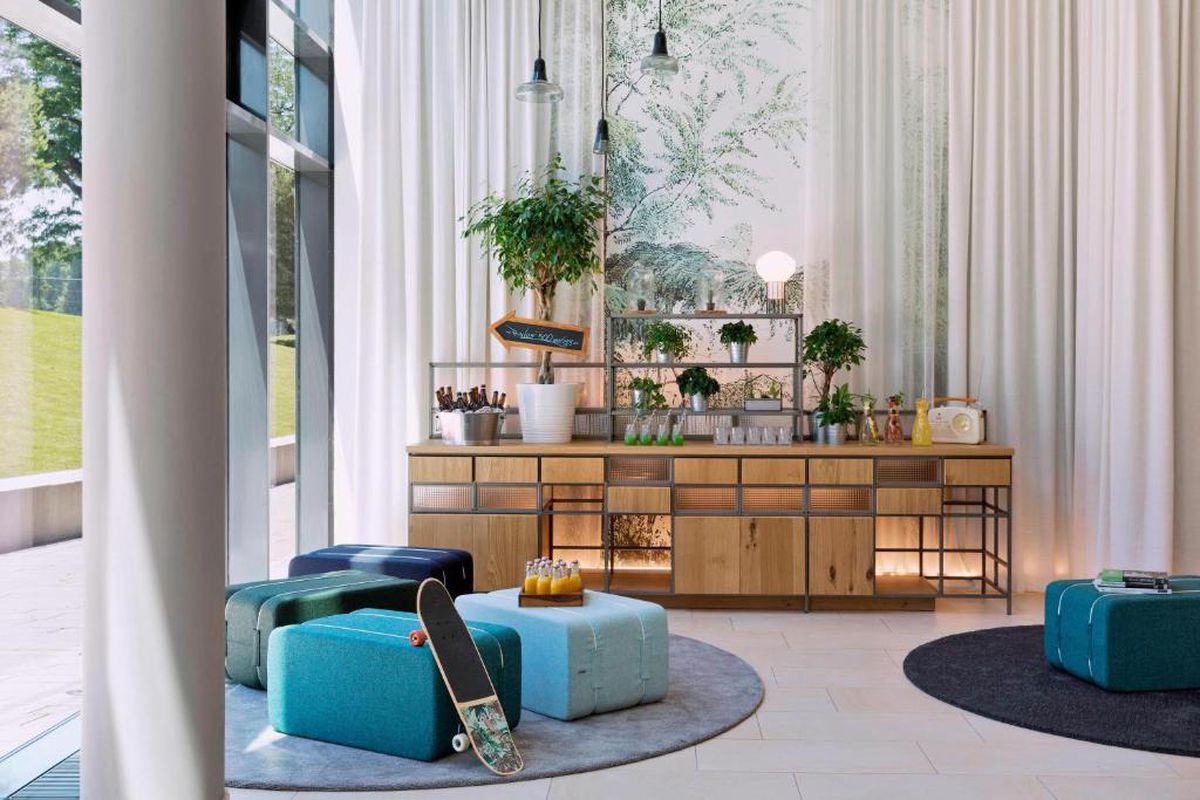 Courtyard by Marriott, hotelul unde vor fi cazați „tricolorii”, înainte de Austria - România