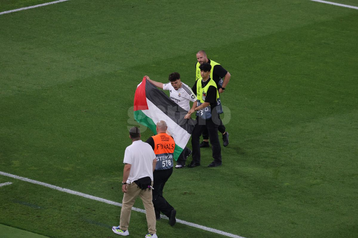 Imaginile pe care UEFA le-ar fi vrut interzise în Spania - Franța » Fotoreporterul GSP a surprins cele mai tari cadre