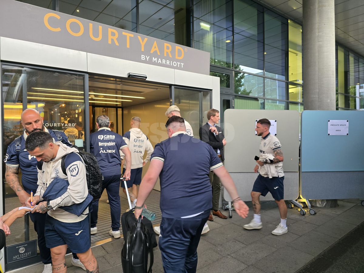 Exces de zel și tensiuni la sosirea echipei naționale a României la Viena » De ce era să escaladeze situația