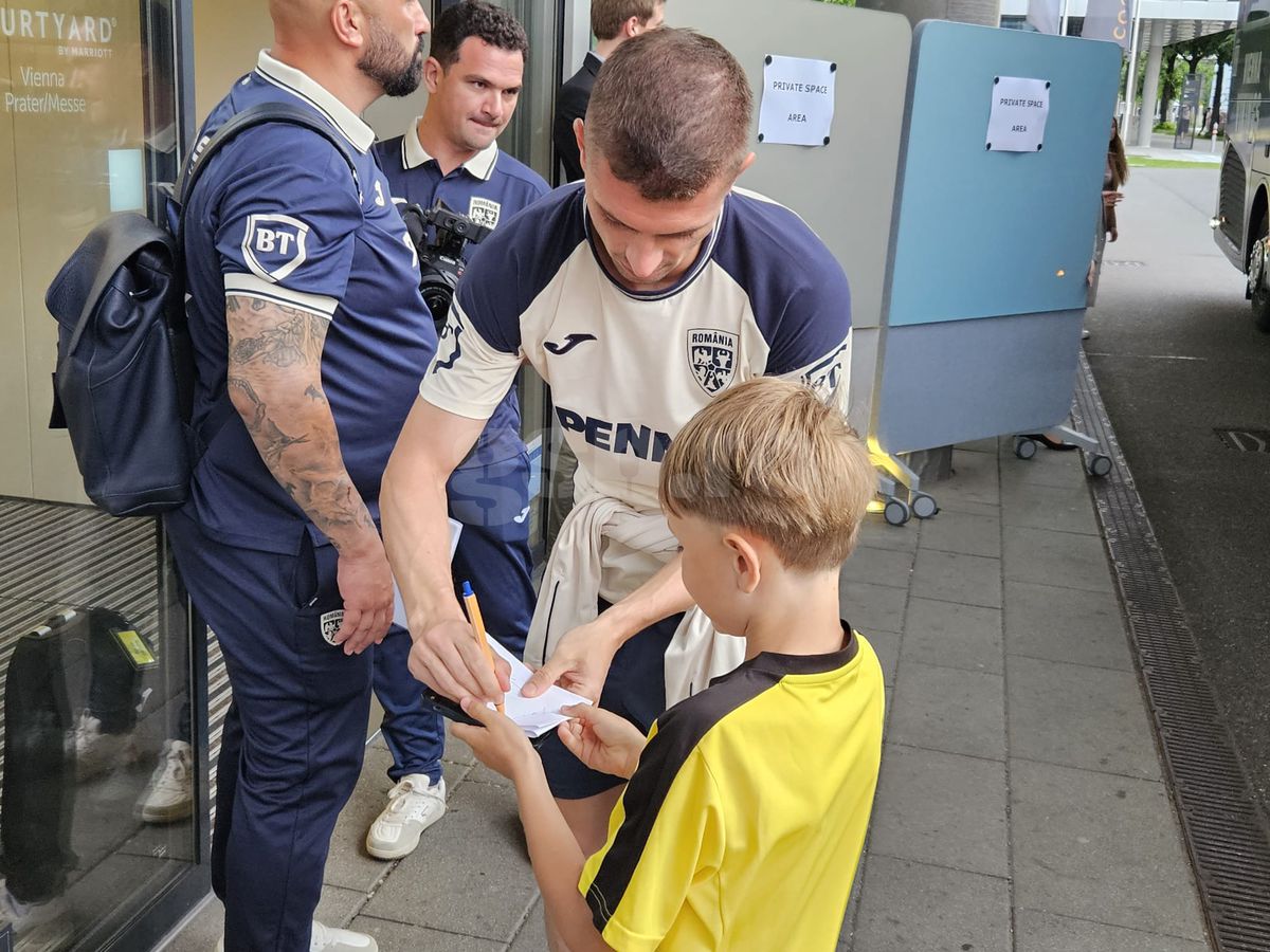 Exces de zel și tensiuni la sosirea echipei naționale a României la Viena » De ce era să escaladeze situația