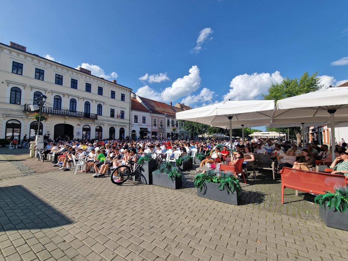 Au sărbătorit în stradă promovarea echipei în Liga 2! Imagini superbe în ziua „barajelor”