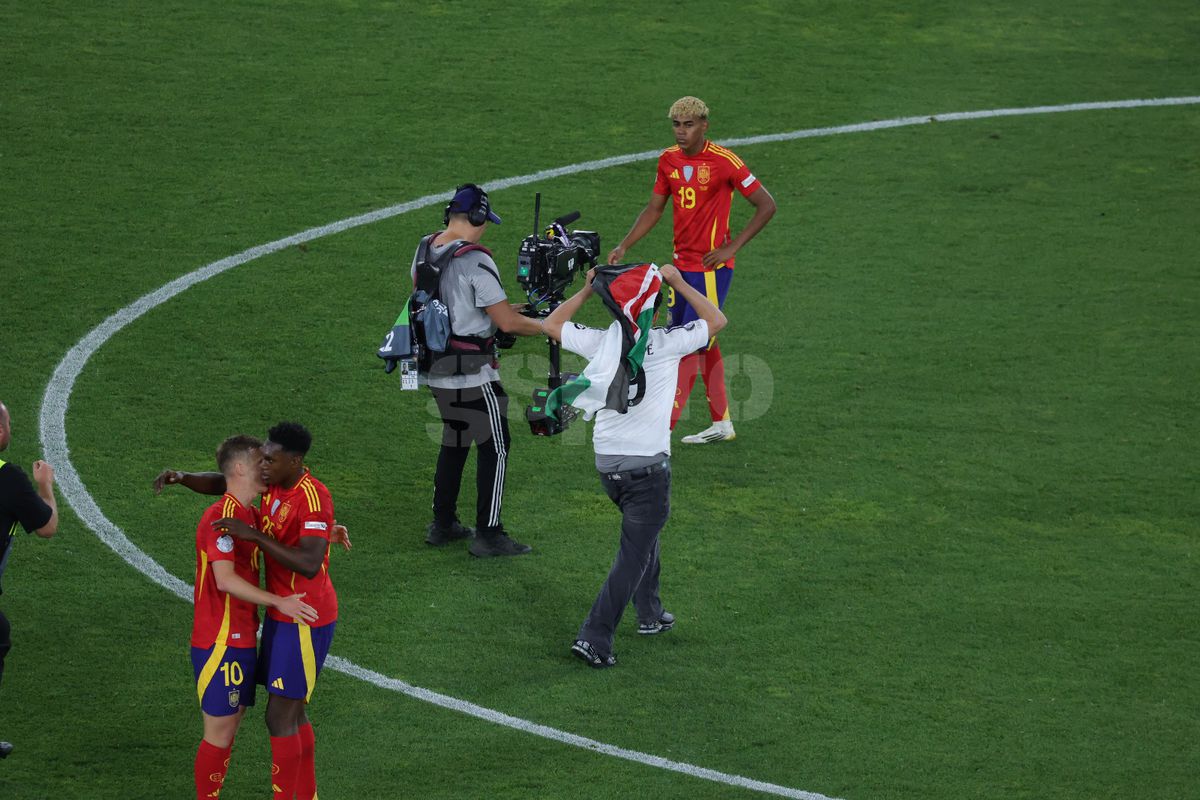 Imaginile pe care UEFA le-ar fi vrut interzise în Spania - Franța » Fotoreporterul GSP a surprins cele mai tari cadre