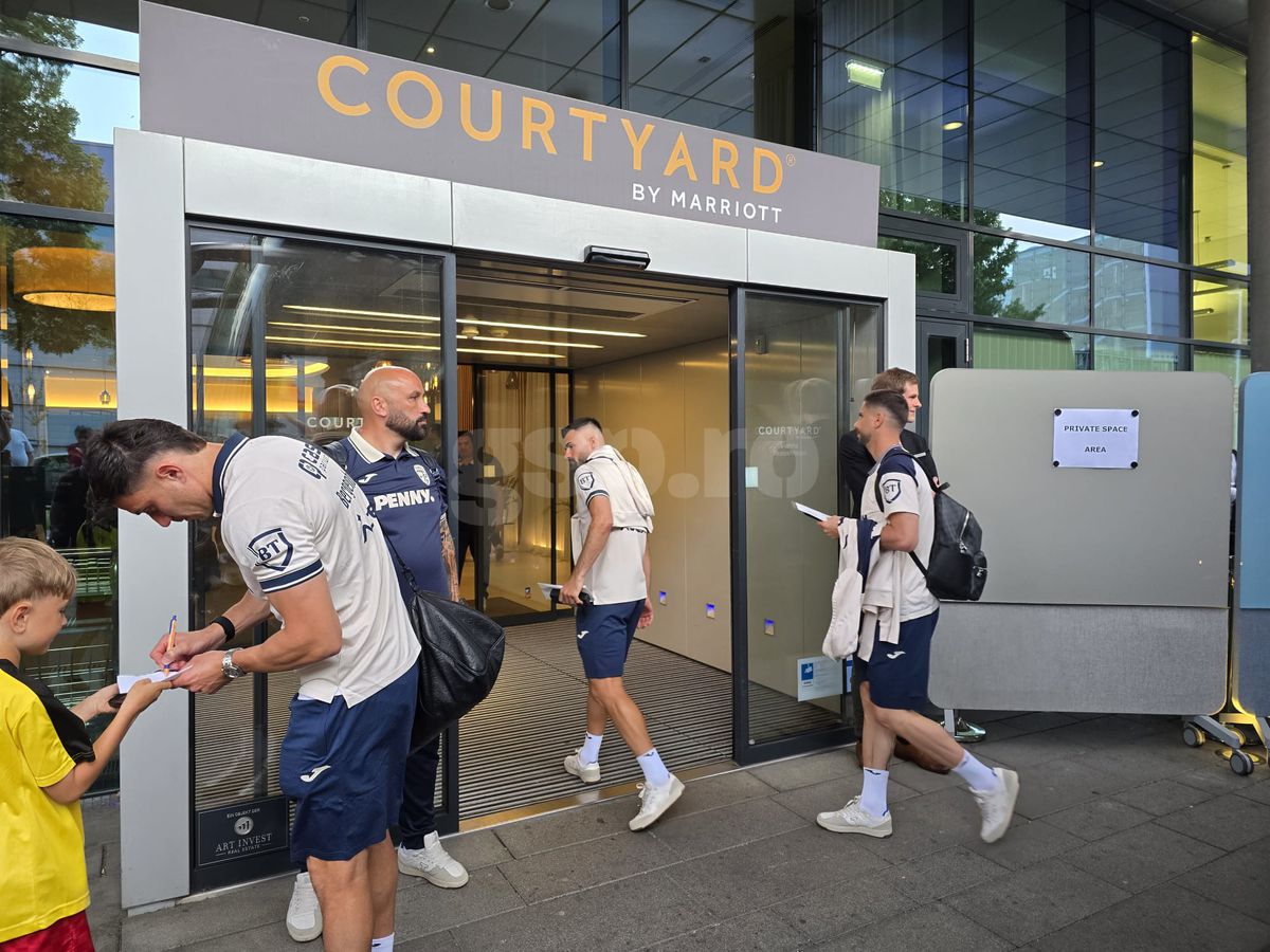 Exces de zel și tensiuni la sosirea echipei naționale a României la Viena » De ce era să escaladeze situația