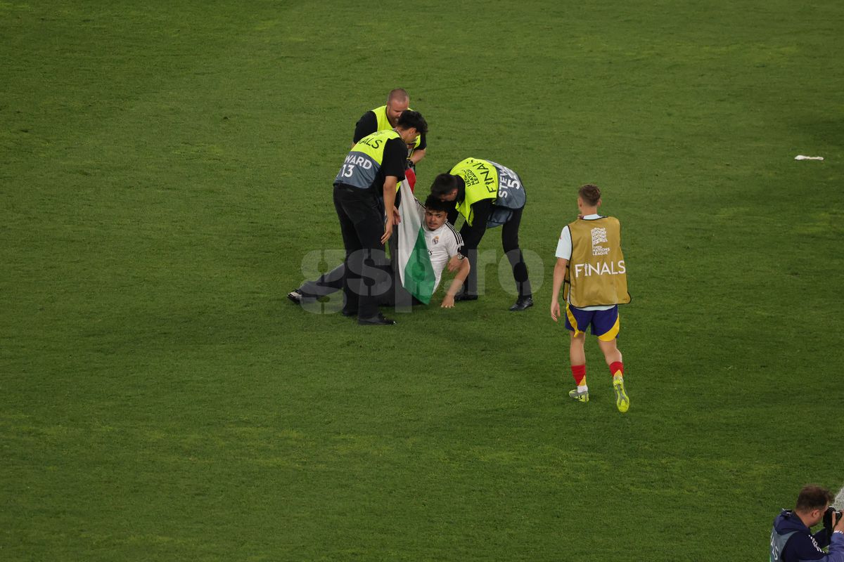 Imaginile pe care UEFA le-ar fi vrut interzise în Spania - Franța » Fotoreporterul GSP a surprins cele mai tari cadre