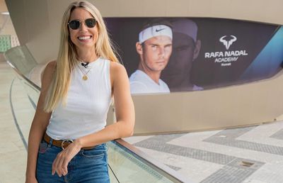 Maribel, sora mai mică a lui Rafa Nadal, fotografiată la Paris alături de Novak Djokovic