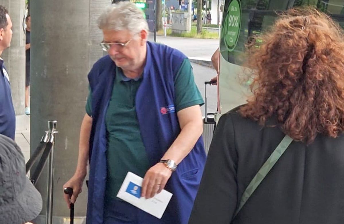 Gino Iorgulescu, în hotel cu naționala, la Viena » Adus cu microbuzul, alături de alți „grei” din FRF