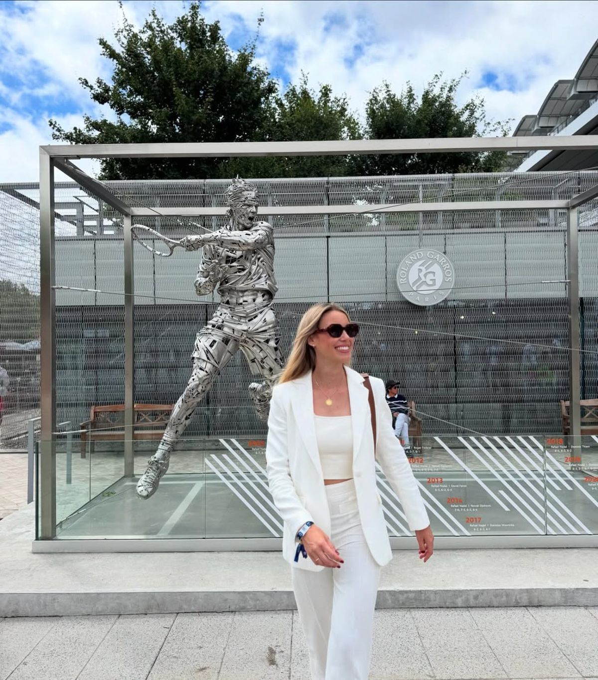 Maribel Nadal s-a fotografiat cu Novak Djokovic și Roger Federer la Roland Garros