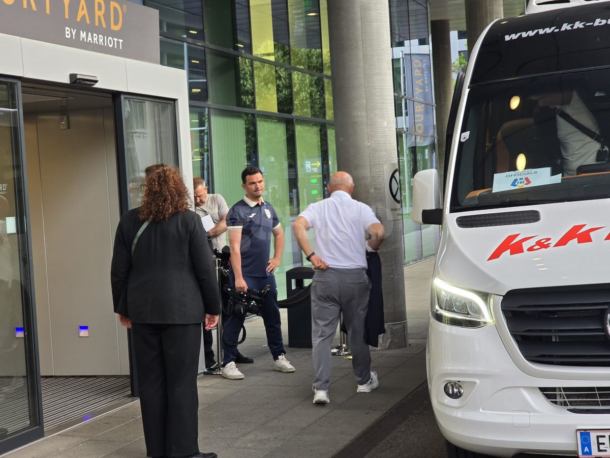 Exces de zel și tensiuni la sosirea echipei naționale a României la Viena » De ce era să escaladeze situația