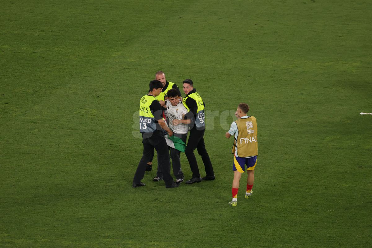 Imaginile pe care UEFA le-ar fi vrut interzise în Spania - Franța » Fotoreporterul GSP a surprins cele mai tari cadre