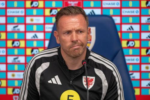 Craig Bellamy, selecționerul din Țara Galilor la conferința de presă dinaintea meciului amical cu România // foto: Imago