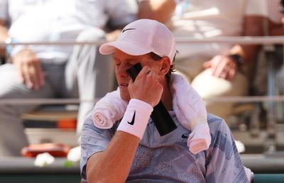 Celebrul Andre Agassi trage un semnal de alarmă legat de condiția fizică a lui Jannik Sinner: „Ceva nu are sens aici”