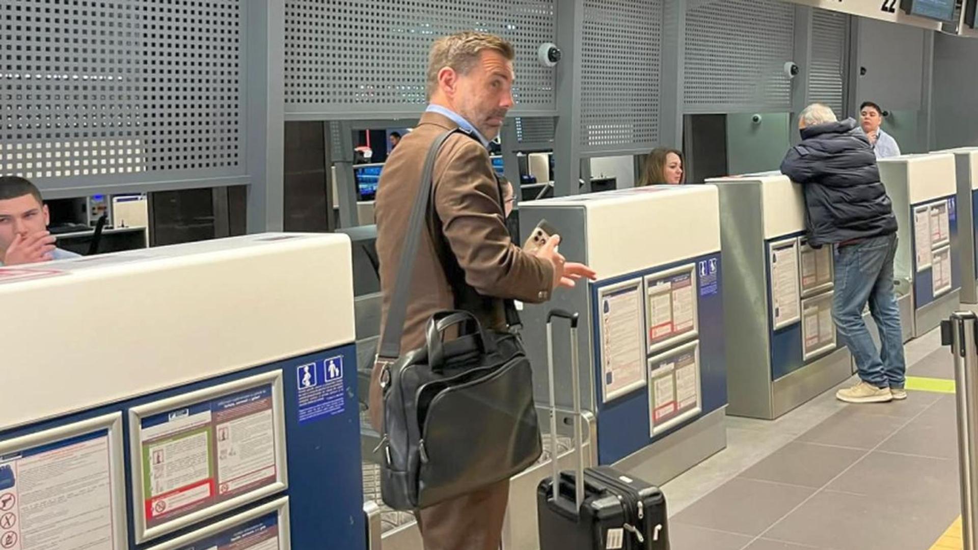 Zeljko Kopic discutând cu staff-ul tehnic la antrenamentul lui Dinamo, înainte de plecarea sa ca antrenor străin Dinamo. | sursa foto: Gazeta Sporturilor Zeljko Kopic discutând cu staff-ul tehnic la antrenamentul lui Dinamo, înainte de plecarea sa ca antrenor străin Dinamo. | sursa foto: Gazeta Sporturilor